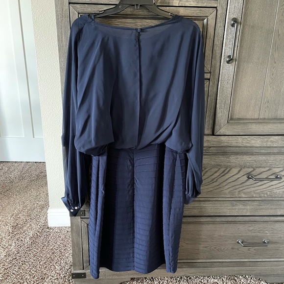 Elegant navy Bloomingdales dress. ❤️ - Picture 2 of 4